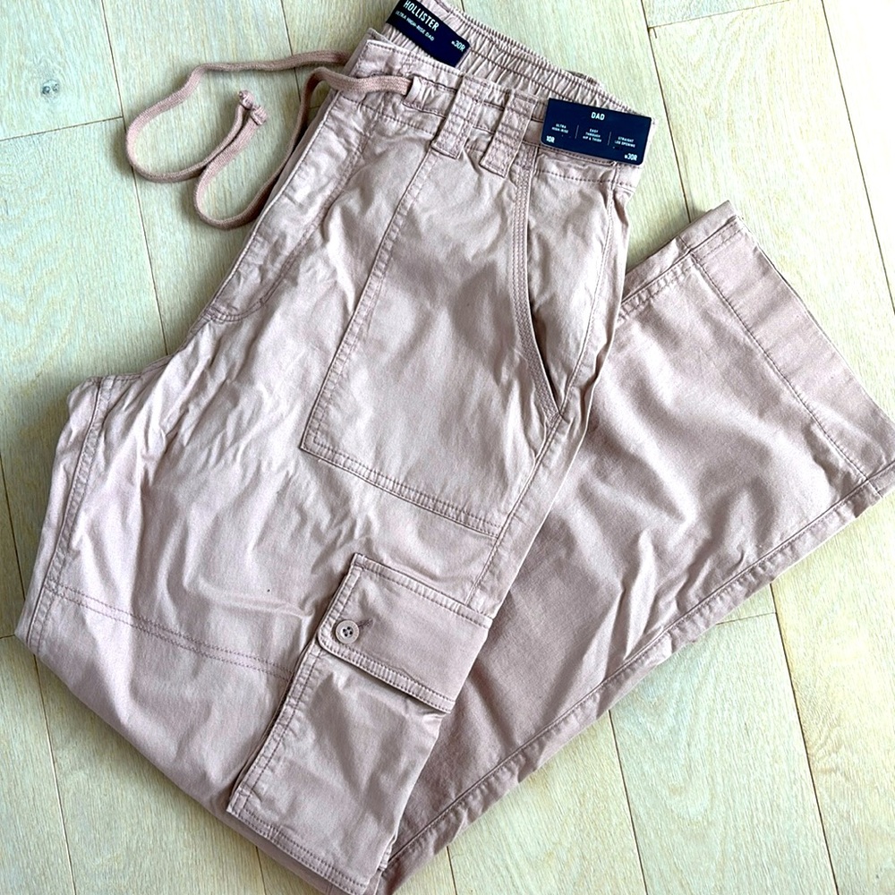 New with tags, Hollister ultra high-rise Dad cargo pants